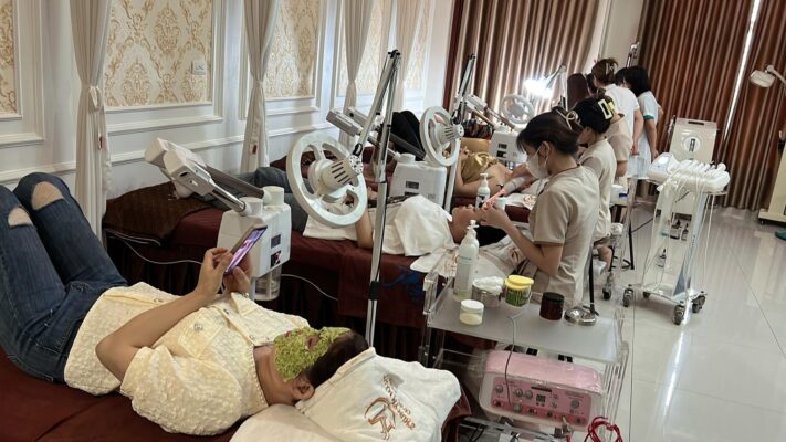 Khách đến điều trị nám - Công nghệ cấy mầm tan nám tại Lucilab - Thẩm mỹ viện Mun's Spa